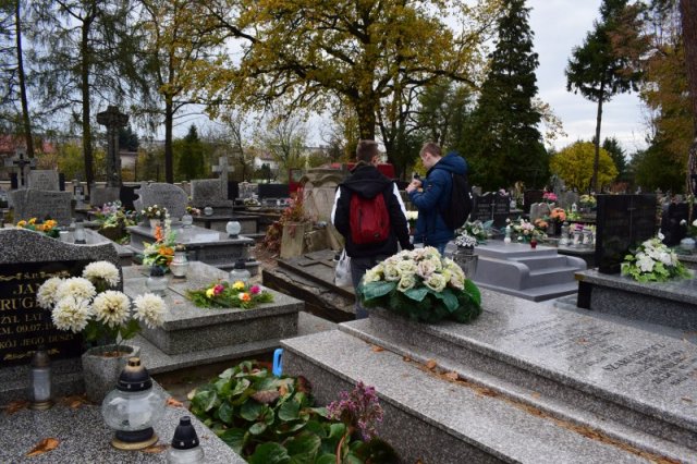By czas nie zaćmił i niepamięć…